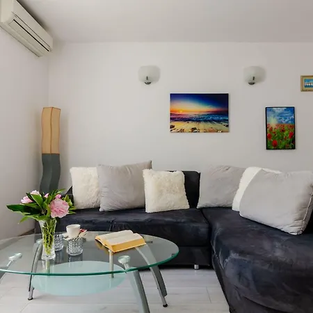 Romantic New Near Dubrovnik Two-bedroom Διαμέρισμα *